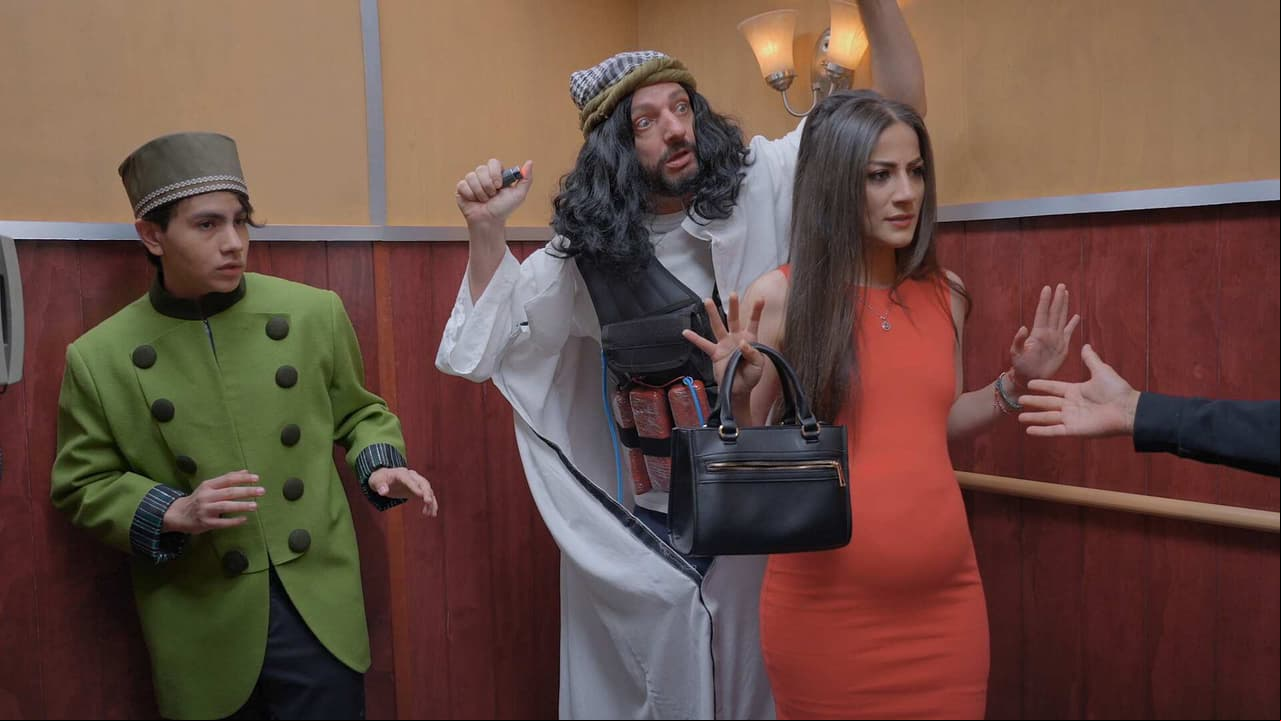 Germán Ortega, su hijo y su sobrina se unen a Ricardo Fastlicht en este sketch de ‘Relatos Macabrones’