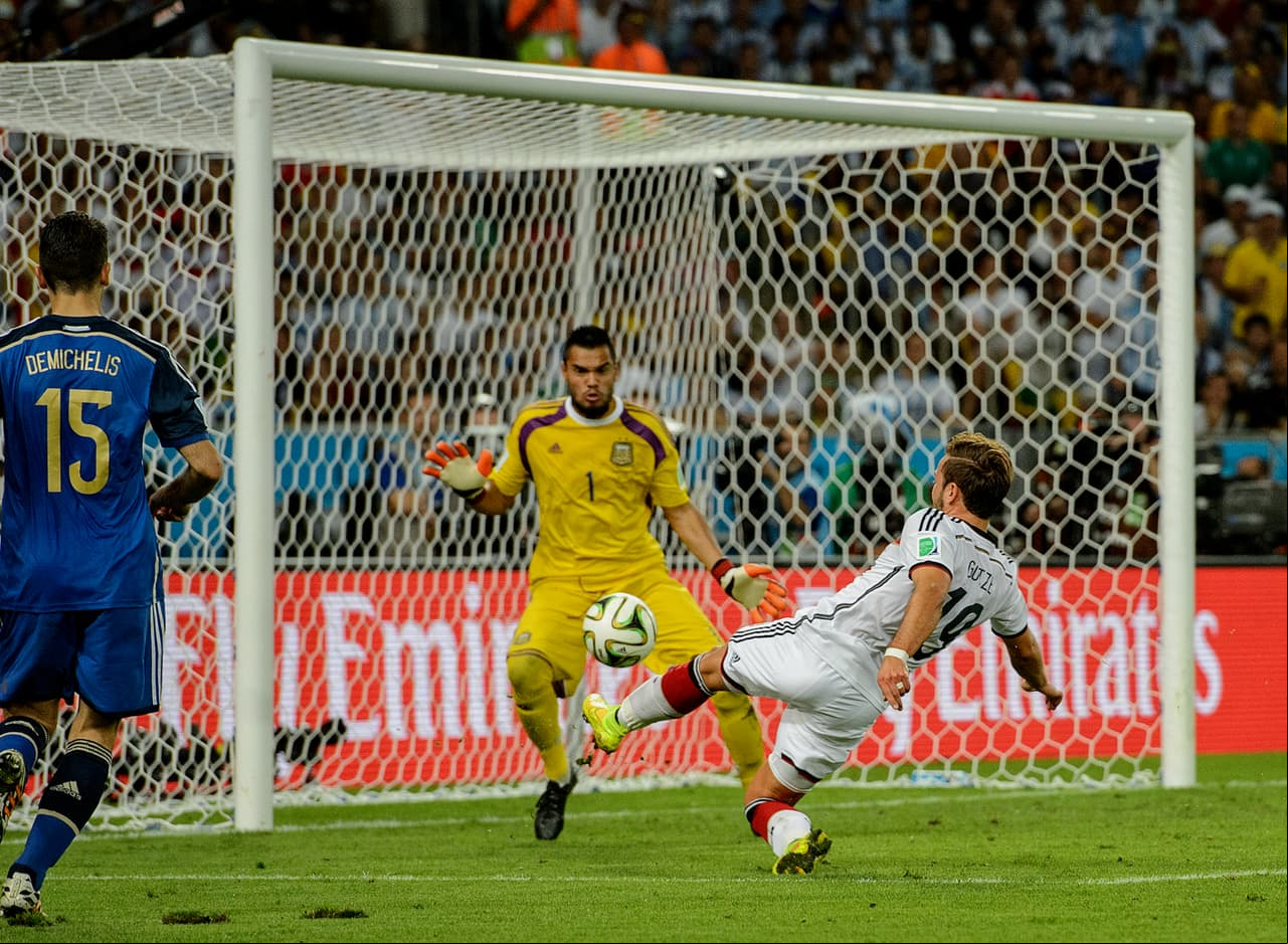 Mario Götze festeja victoria de Argentina en Qatar 2022