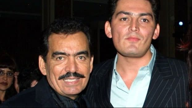 José Manuel Figueroa es otro de los que interpretó a su padre en la serie 'Por siempre... Joan Sebastian', gracias a su gran parecido con el cantautor.