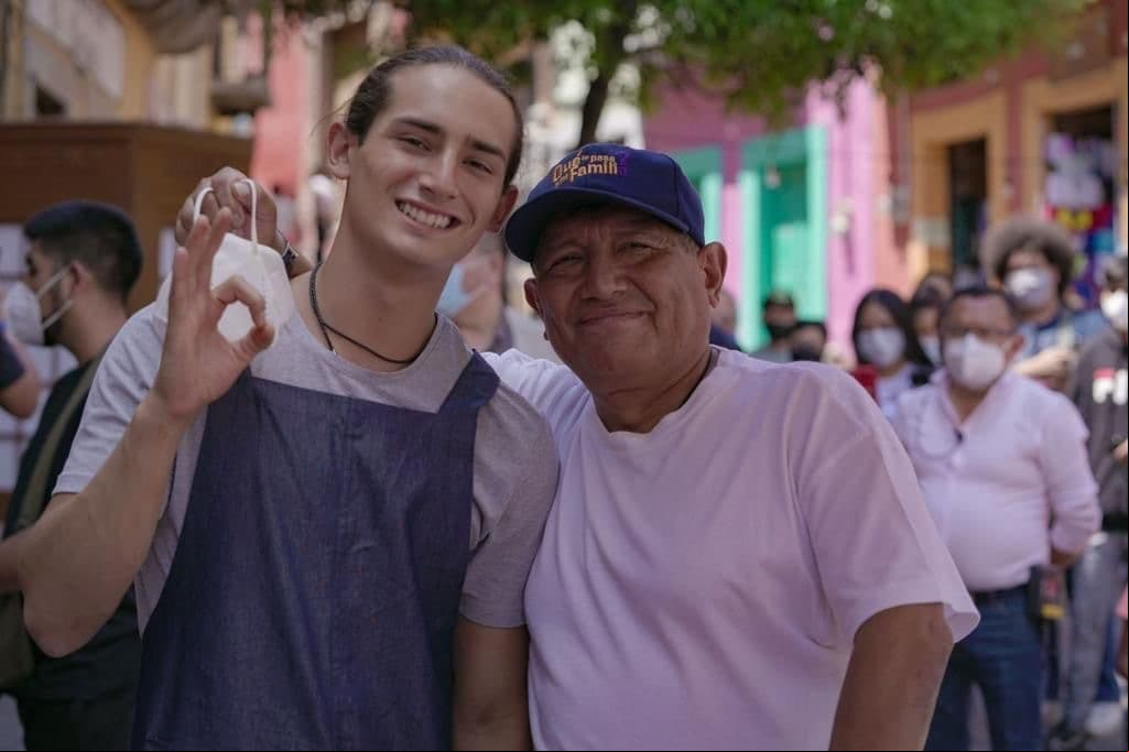 Y mostraba en todo momento el orgullo que siente de trabajar al lado de su querido hijo Emilio Osorio.