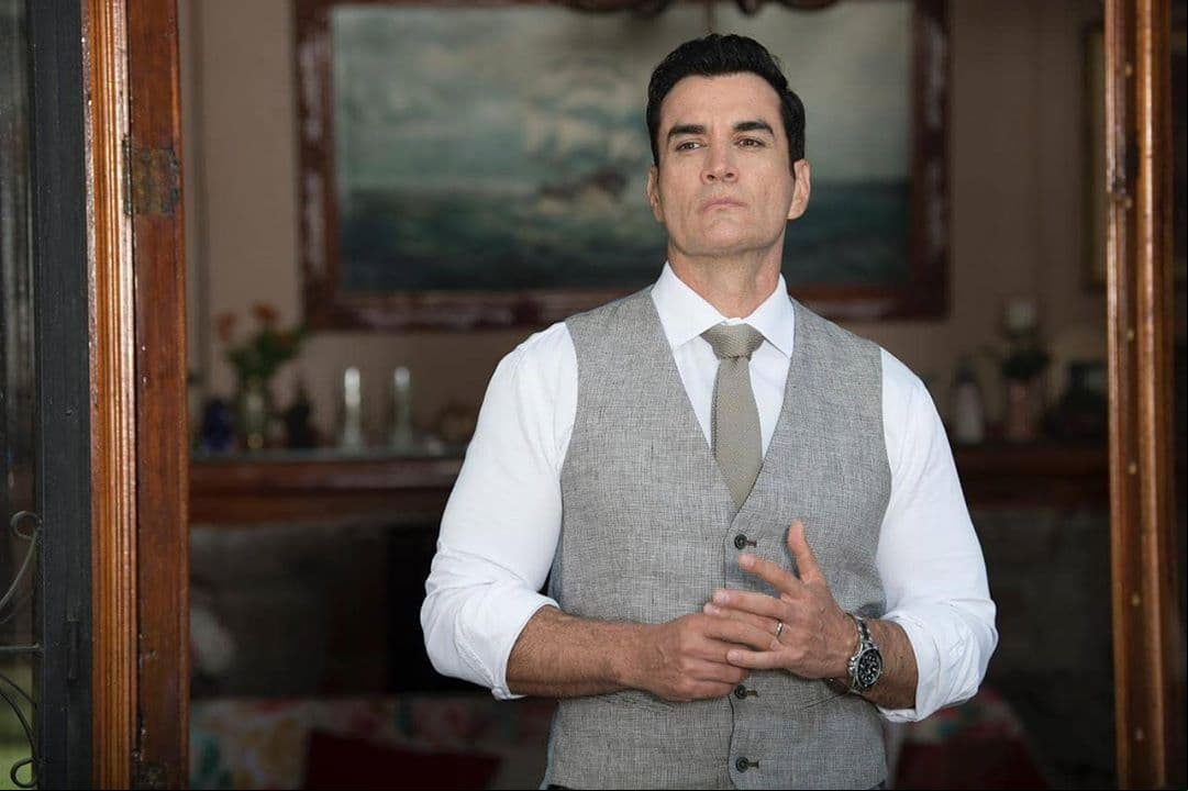 David Zepeda interpretará ‘Álvaro Falcón’ en la nueva telenovela ‘Vencer el Desamor’ y poco a poco ha revelado algunos detalles de su personaje. A continuación, te compartimos algunas pistas que ha dado a conocer y, sobre todo, del vestuario que ha robado suspiros con las siguientes fotos.