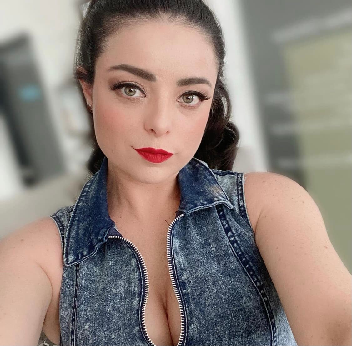 Como una de las actrices más polifacéticas de su generación, Violeta Isfel ha logrado destacar en el mundo del espectáculo al haber formado parte de grandes producciónes como 'Atrévete a Soñar' y 'Me Caigo de Risa'.