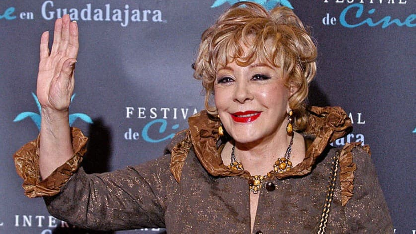 Luis Miguel se hace presente en homenaje a Silvia Pinal en Bellas Artes