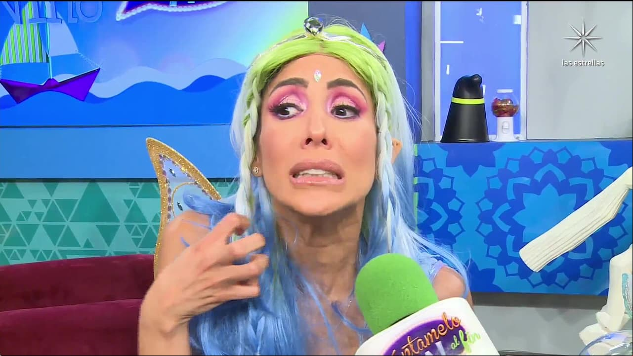 Cynthia Urías sufre heridas tras huir de un mono en programa en vivo