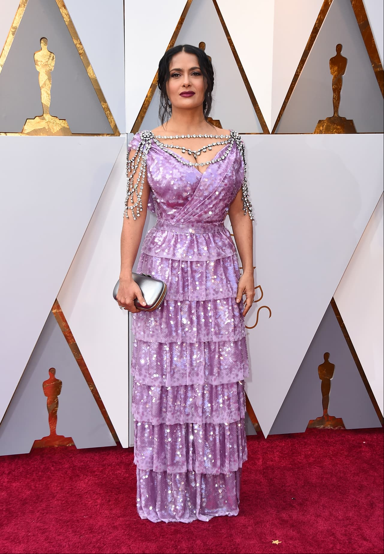 Salma Hayek hizo gala de sus encantos en los Premios Óscar.
