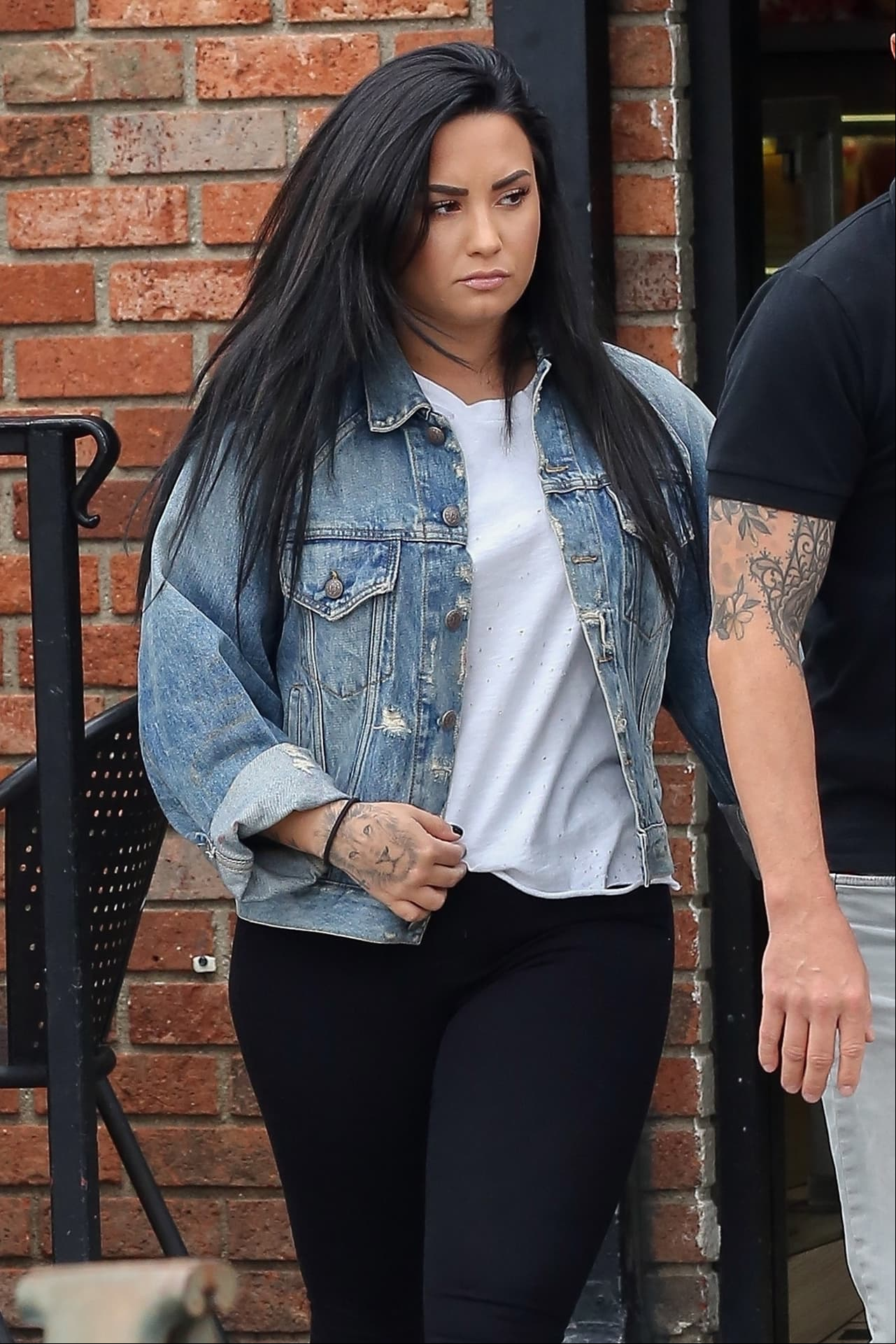 Le llovieron críticas a la cantante Demi Lovato que subió unos kilitos tras salir de rehabilitación.
