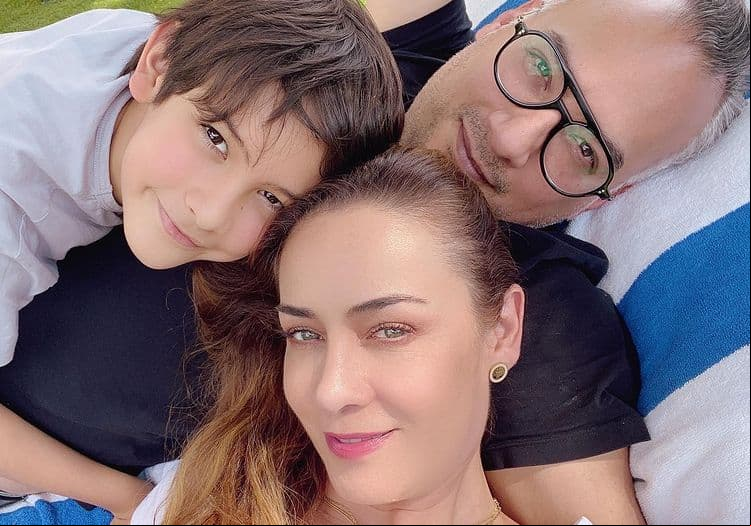 Sobre su vida privada, Anette está casada con Gregorio Jiménez, un empresario con gusto por la moda y el arte, ha sido director Swarovski México.