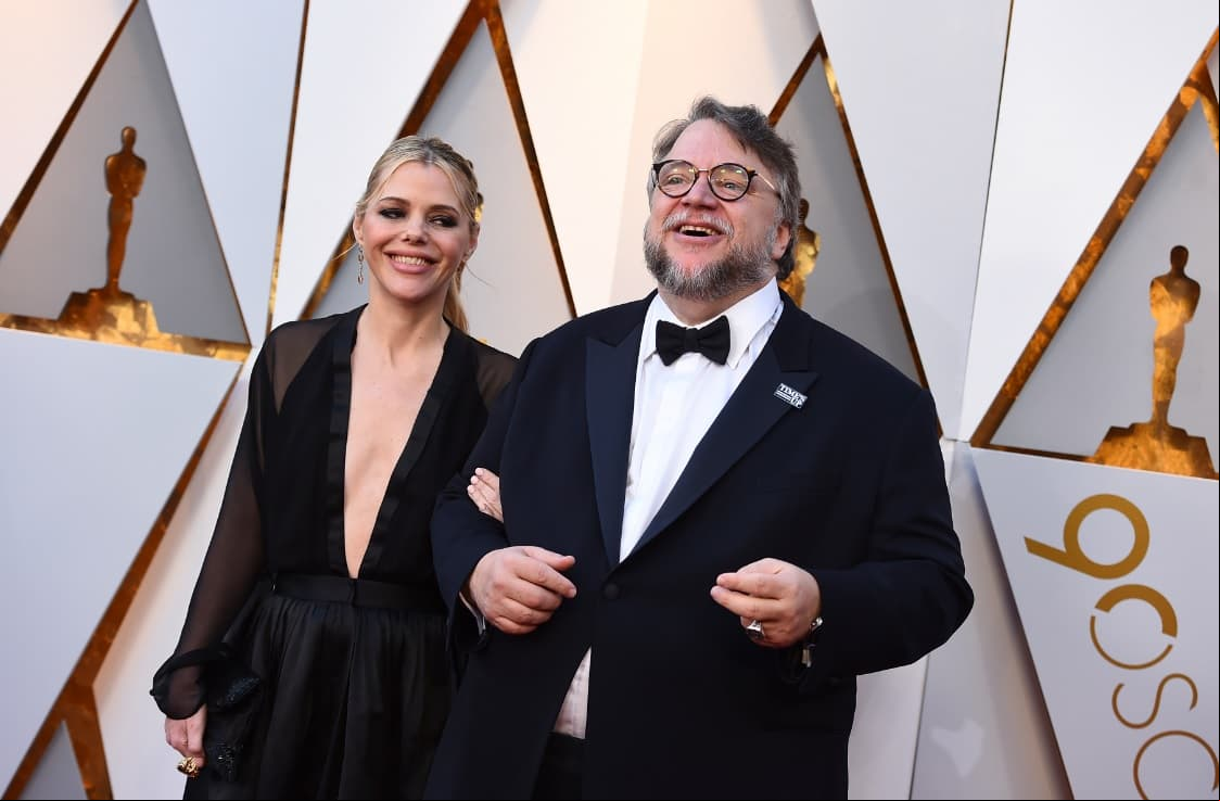 Guillermo del Toro con Kim Morgan en los Óscar 2018.