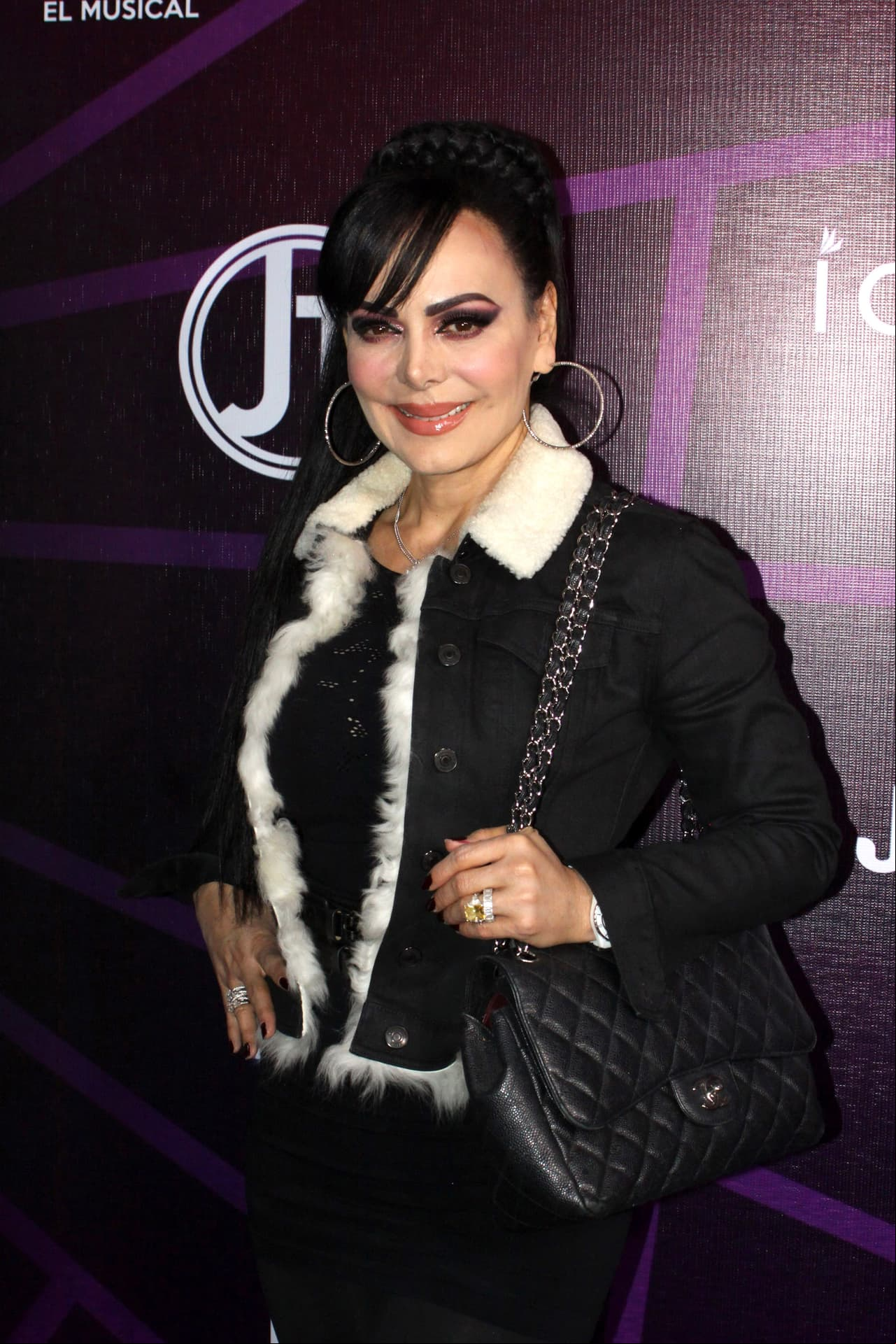 Maribel Guardia logró destacar en el cine mexicano durante los años ochenta tras participar en el certamen de belleza Miss Universo, el cual tuvo sede en Acapulco, México. Y, aunque su carrera está muy bien afianzada en nuestro país, la actriz no es mexicana. La también cantante nació el 29 de mayo de 1959 en Provincia de San José, Costa Rica.