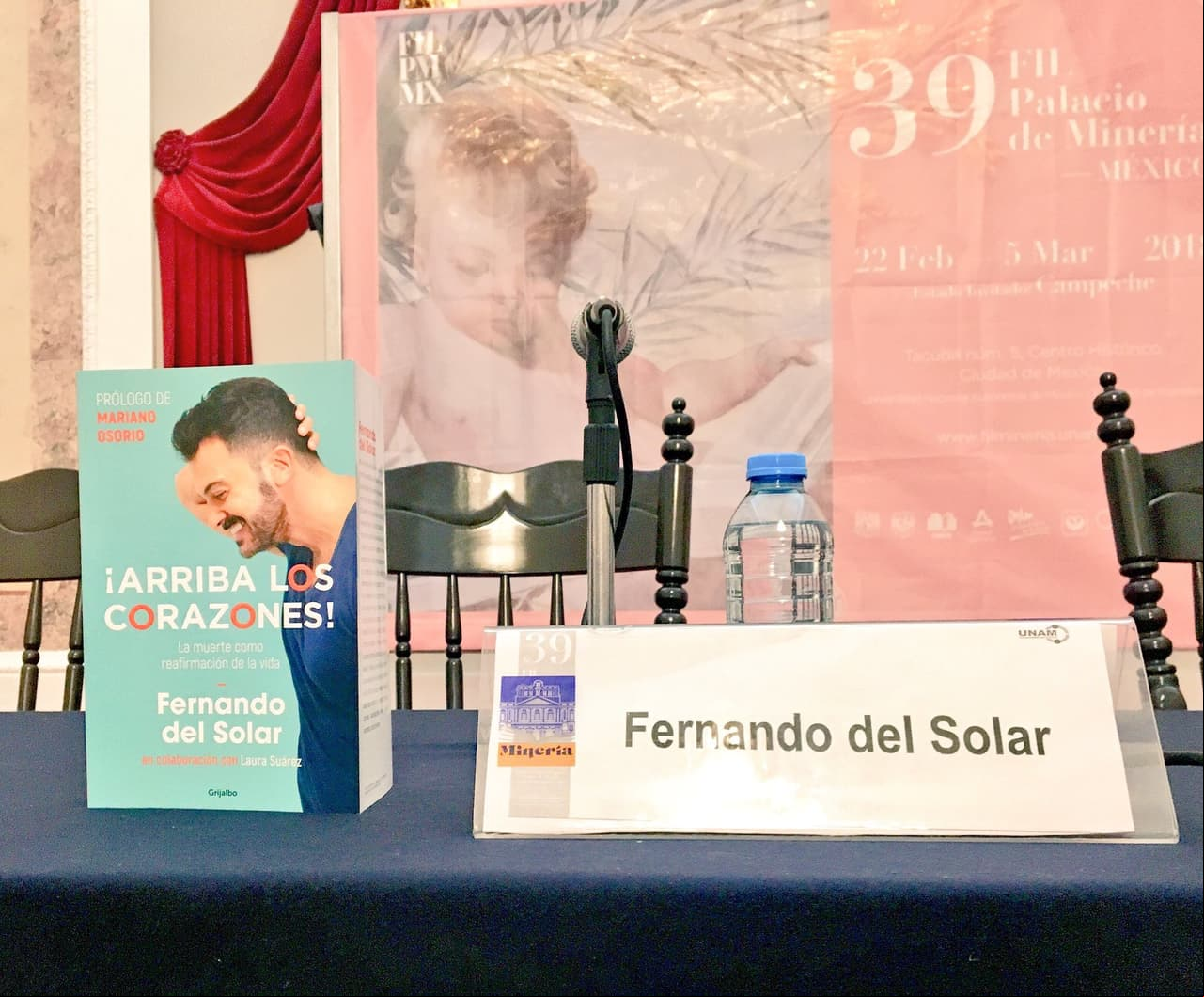 Fernando del Solar también escribe: presentó su libro “¡Arriba los corazones!” en la XXXIX Feria Internacional del Libro del Palacio de Minería.