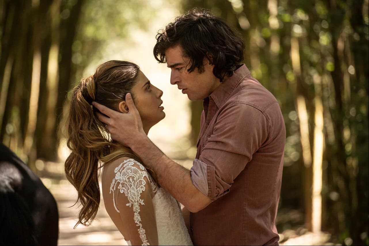 Michelle Renaud y Danilo Carrera se casan en la ficción; esto opinan los actores sobre el matrimonio
