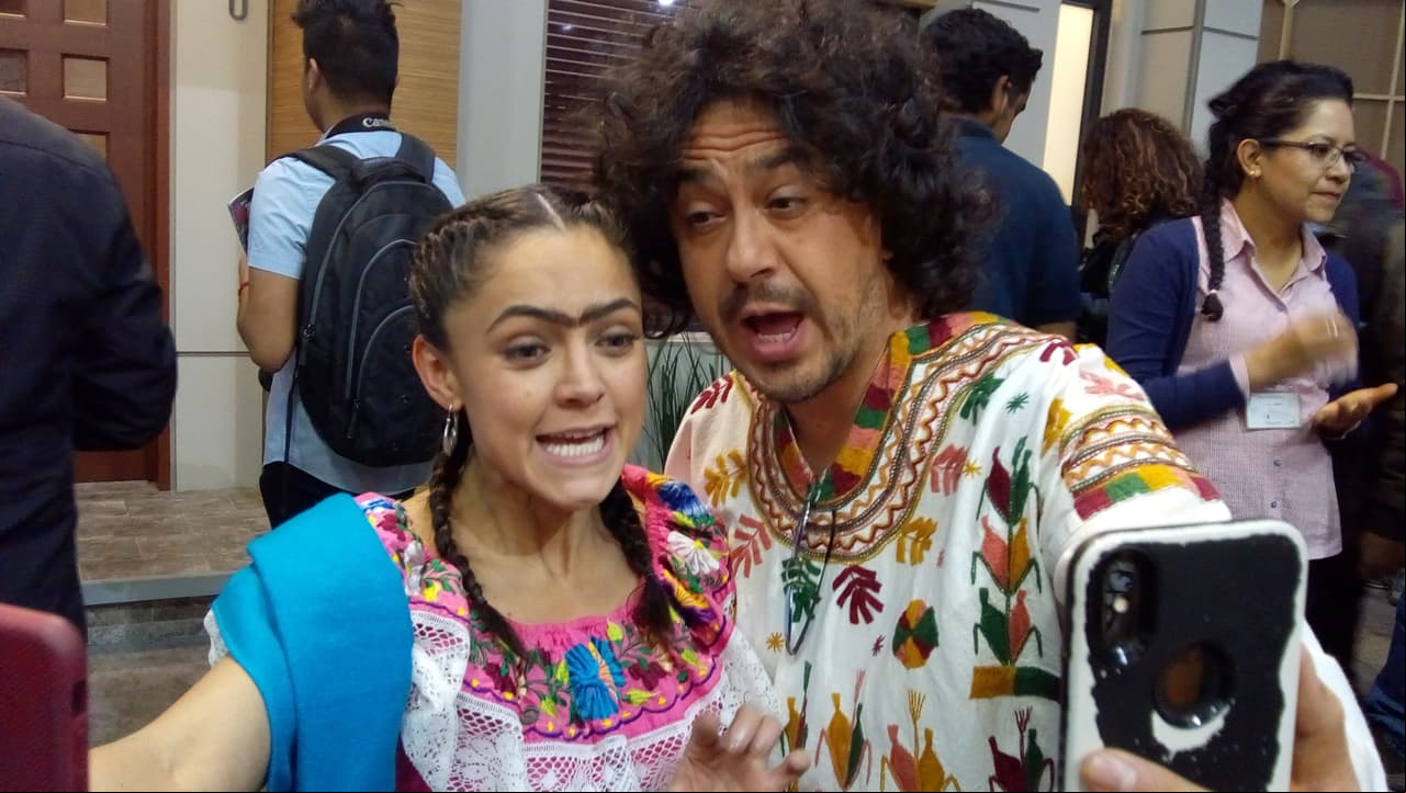 ¡Selfie de Jessica y Moisés entusiasmados por la nueva temporada de una familia de diez más dos!