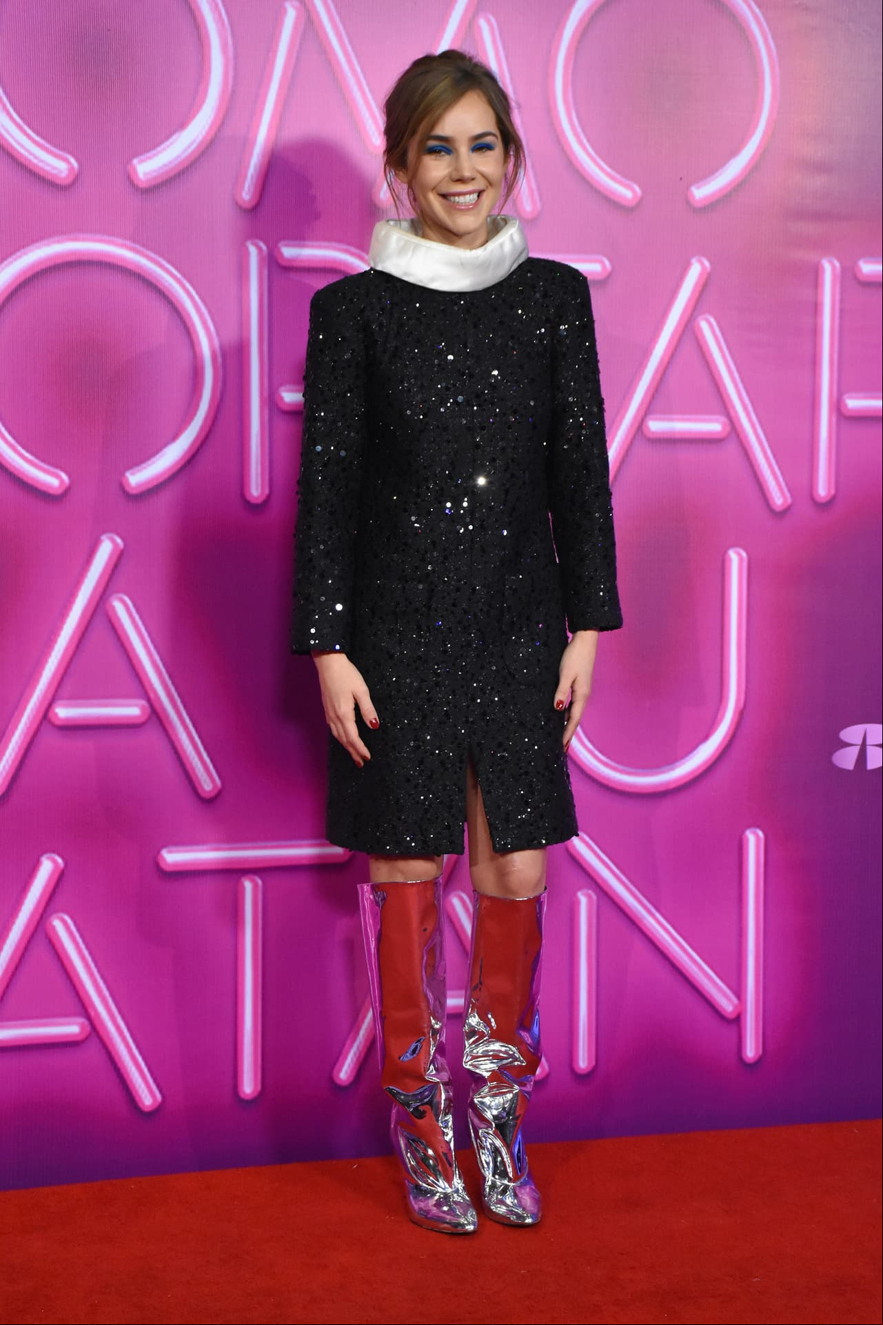 Camila Sodi en la alfombra roja de 'Cómo Cortar a tu Patán'
