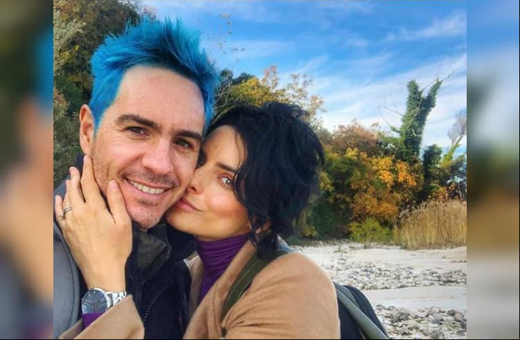 Aislinn Derbez presume su embarazo en sexy bikini