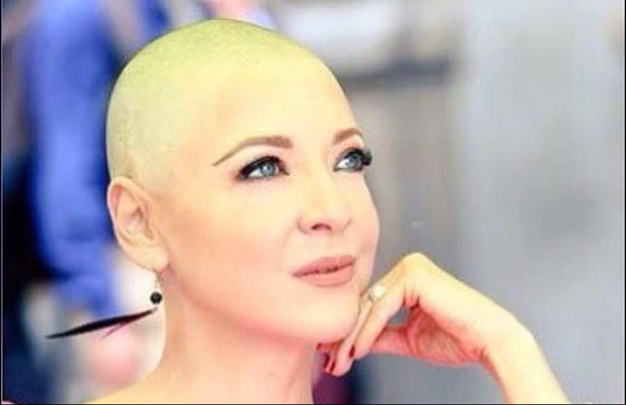 En esta entrevista, Edith González recuerda a su padre, quien la inspiró a enfrentar el cáncer con valentía