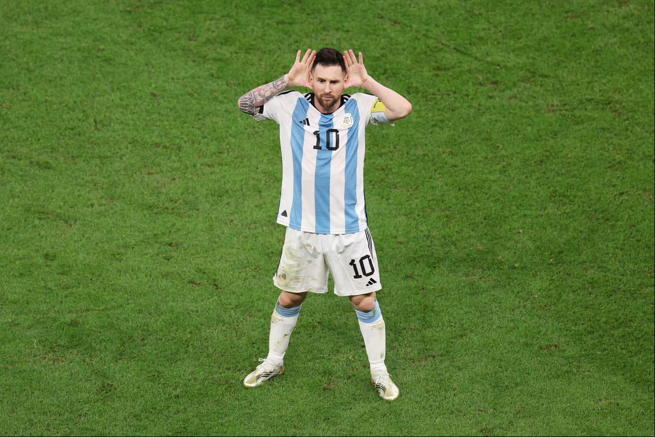 Argentina y Holanda se enfrentaron en tiempos extra y definieron en tanda de penaltis el pase a las semifinales donde la albiceleste consigue el boleto mientras que los Paises Bajos se convierten en el primer equipo que los pamperos eliminan en instancia de tiros de castigo.