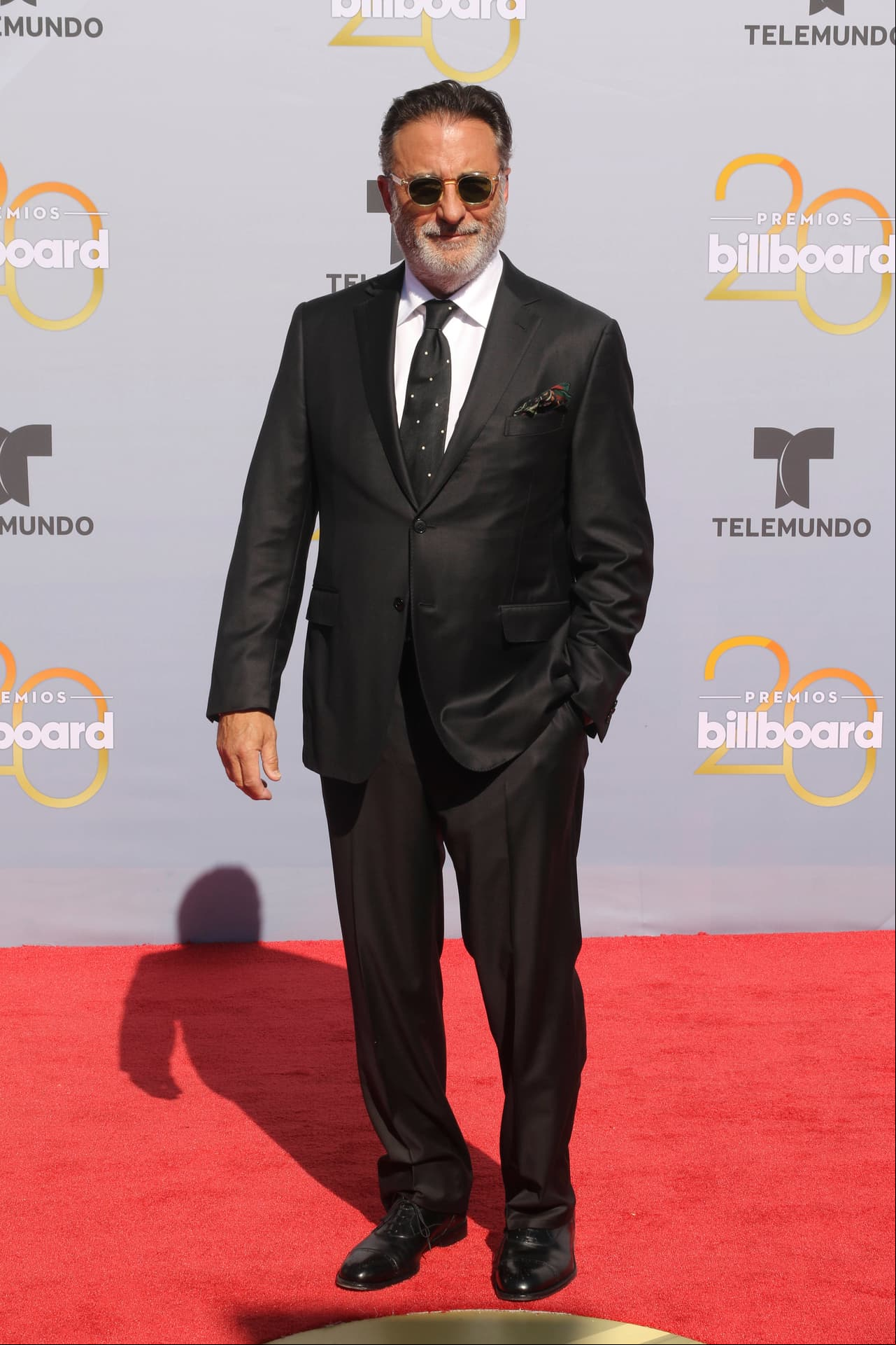 El galán de Hollywood, Andy García, lució un impecable traje oscuro, que lo colocó entre los mejor vestidos.