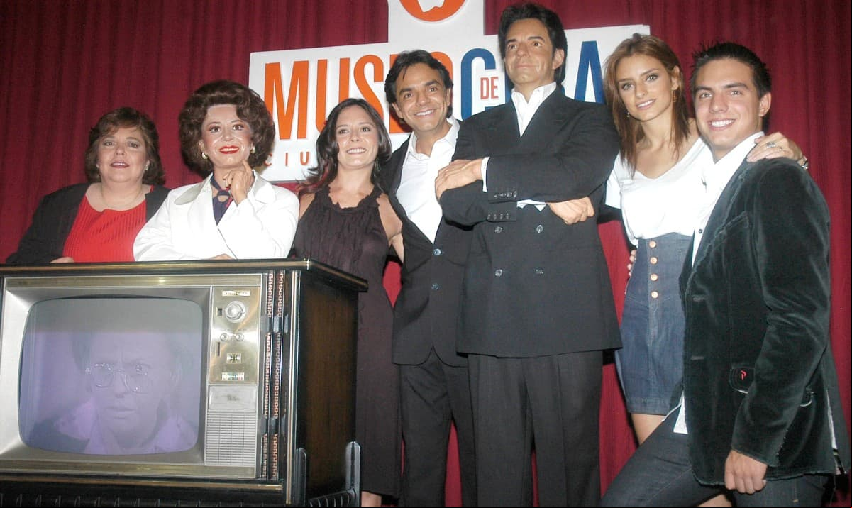 “iro, respeto, quiero y adoro a mi familia, nada más que yo soy la rara y la perfomancera y la cultural de alguna manera y eso me tocó y lo asumo felizmente”, declaró en un programa de radio en 2012.