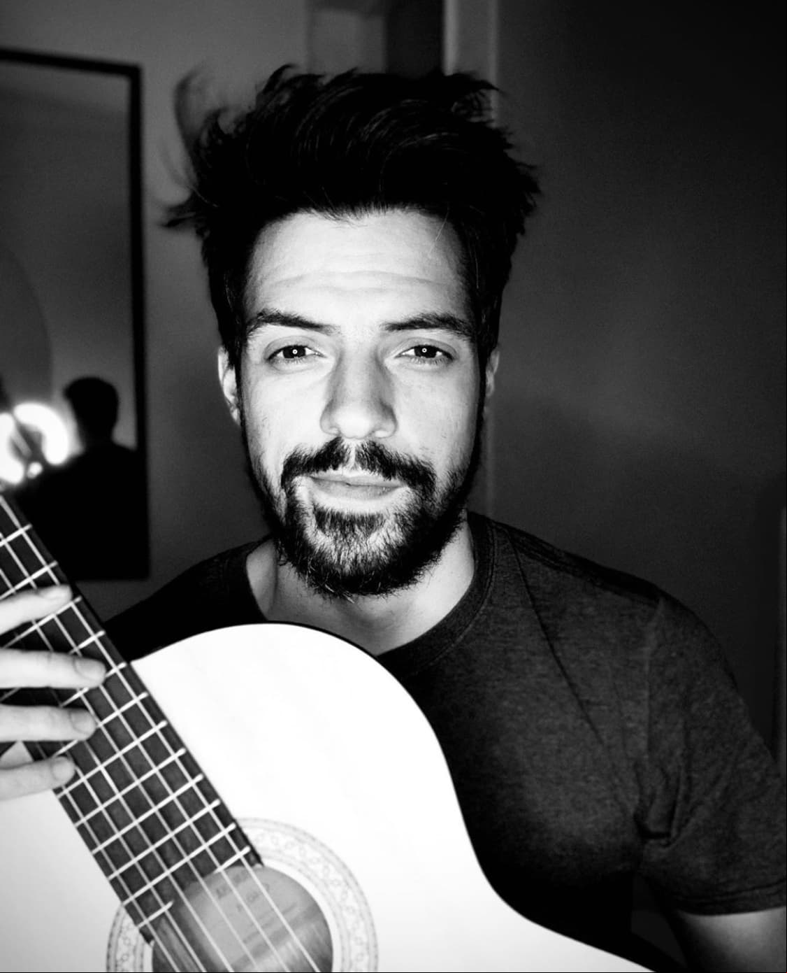 Al igual que sus hermanos mayores, César también se dedica a perseguir un lugar en la música. Incluso, en 2016 realizó una audición en el programa musical 'La Voz...México'.
