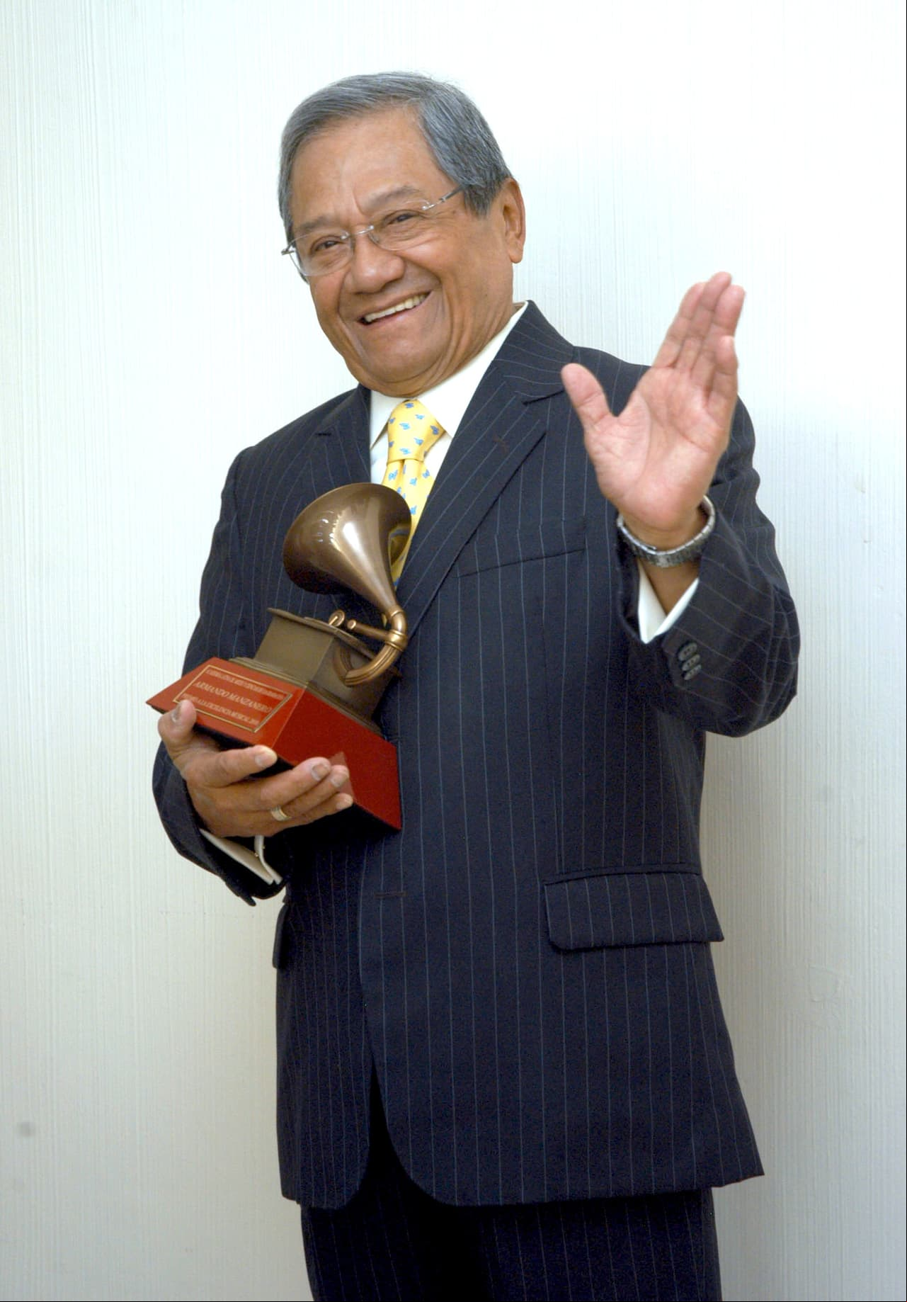 Armando Manzanero.