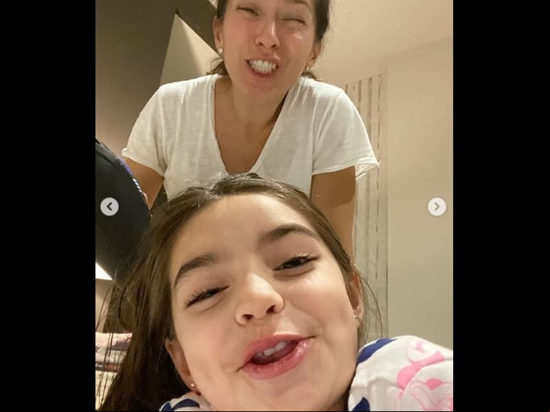 Mientras tanto los fans precisaron: “Bellísimas”, “Aitana debería ser actriz”, “Es igualita a su abuela Silvia, será actriz”, “Me recordó al óigame no me ahorcó”, “Aitana con carita de papá”, “Sí es Aarón Abasolo y su pregúntame”, “Es réplica de Derbez”, entre otros.
