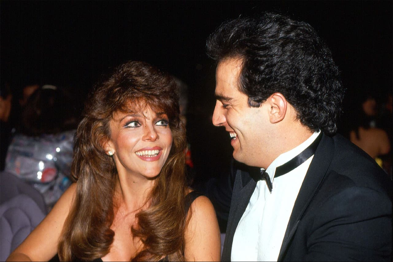 VERÓNICA CASTRO Y OMAR FIERRO: Tres años fue lo que duró la relación de esta pareja, quien se conoció en el rodaje de la película “Que Dios se lo pague” (1990). El romance terminó por una supuesta infidelidad de parte del actor; sin embargo, Omar asegura que estuvo muy enamorado de la actriz y aún mantiene muy buena relación con Cristian Castro, hijo de la estrella.