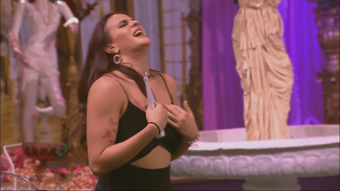 Gala Montes cantando en La Casa de los Famosos México