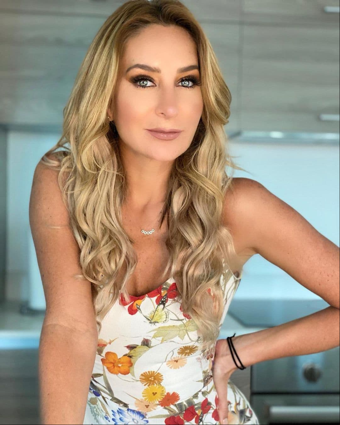 “La preeclampsia se cura con el nacimiento del bebé, pero resulta que a mí me dio después de que Elissa nació. Estábamos en el quirófano, nació Elissa, y de ahí se me disparó la presión muchísimo”, contó a Hoy en 2019.