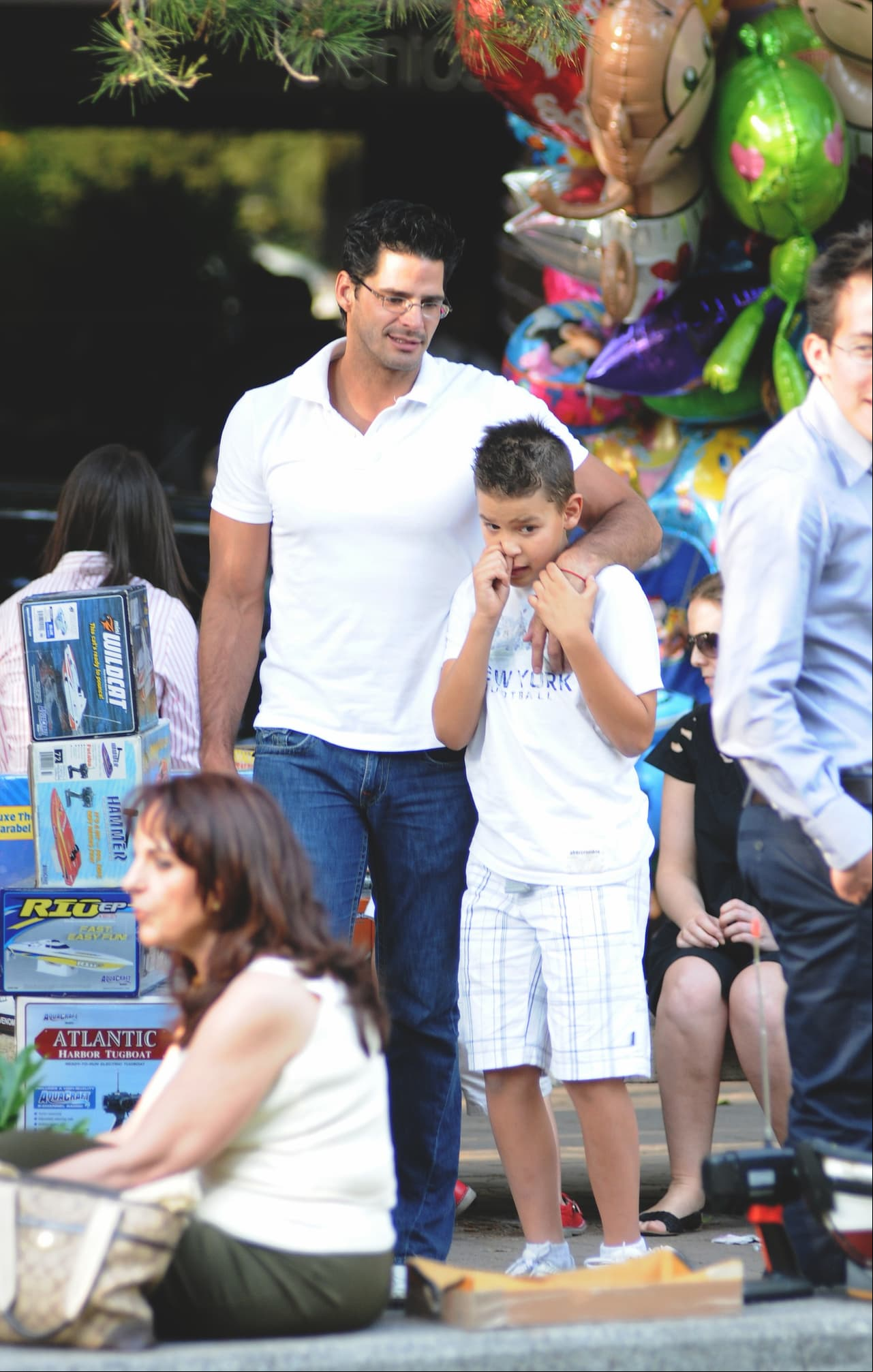 Al igual que con su famosa madre, José Eduardo también mantiene una estrecha relación con su padre, el actor y modelo Eduardo Rodríguez.