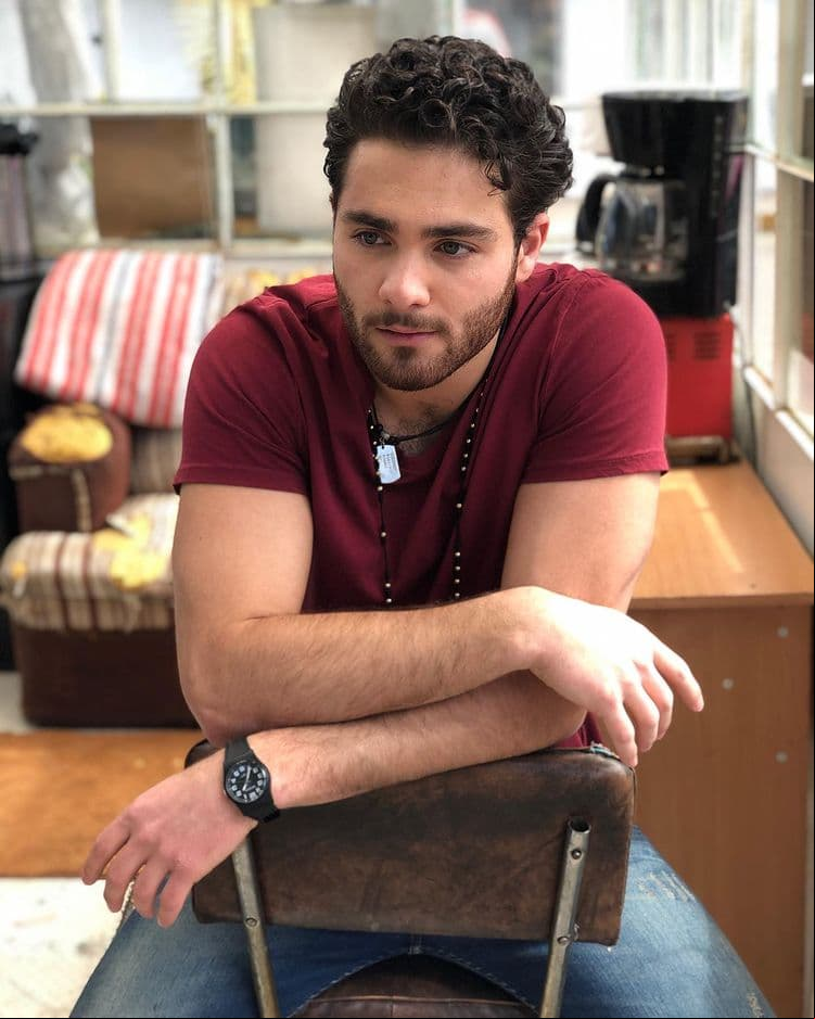 Carlos Said será uno de los hijos de los personajes de Mayrín Villanueva y Alexis Ayala. El actor apareció recientemente en la telenovela ‘Como tú no hay 2’.