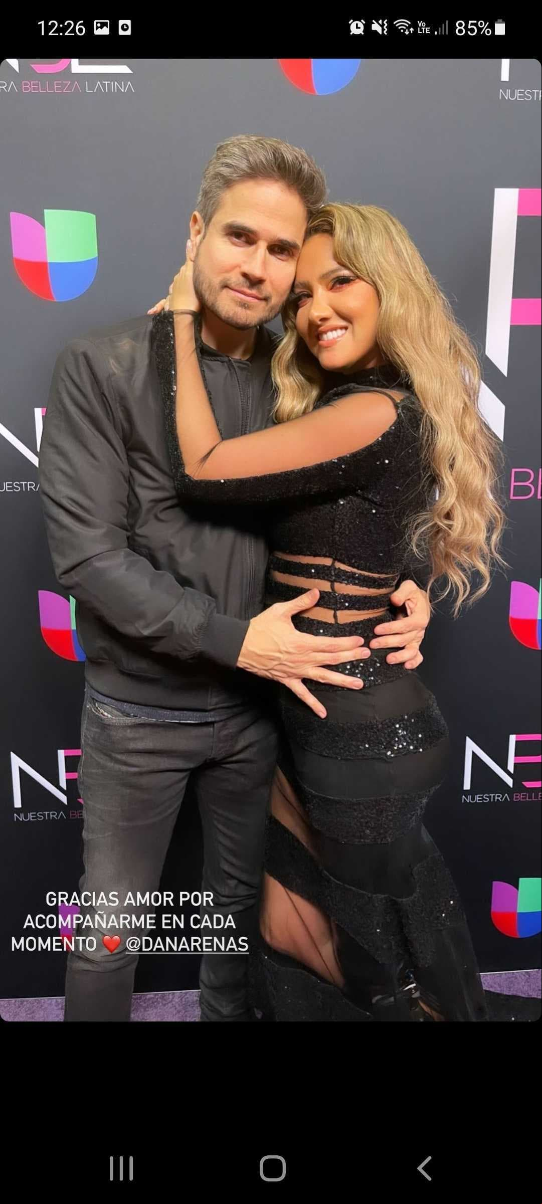 Daniel Arenas posa, como nunca, junto a su novia Daniella Álvarez