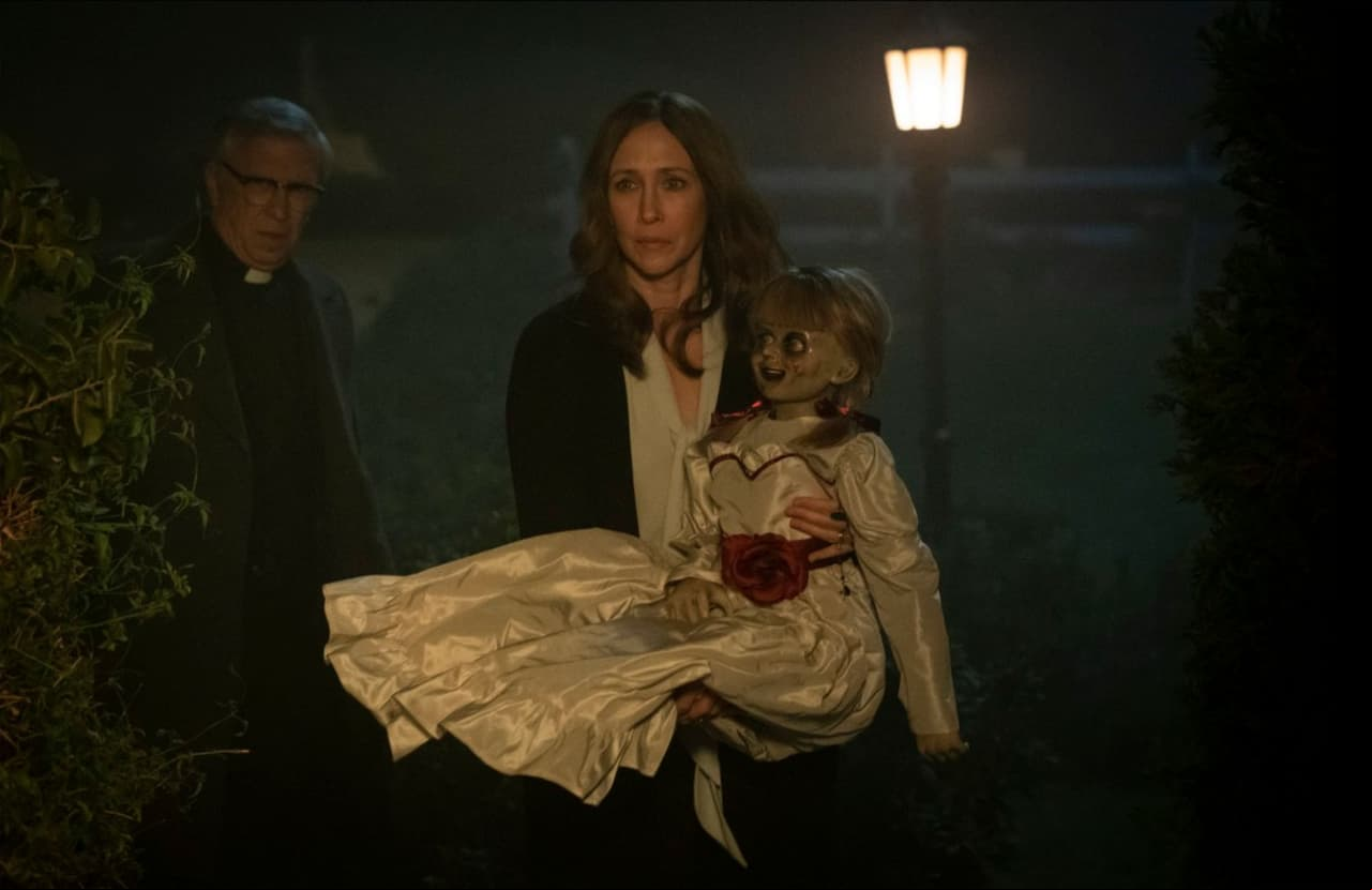 Vera Farmiga regresa como "Lorraine Warren" en Annabelle 3: Viene a casa