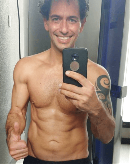 En sus redes sociales, el actor demuestra que es todo un amante del deporte y fan del ejercicio.