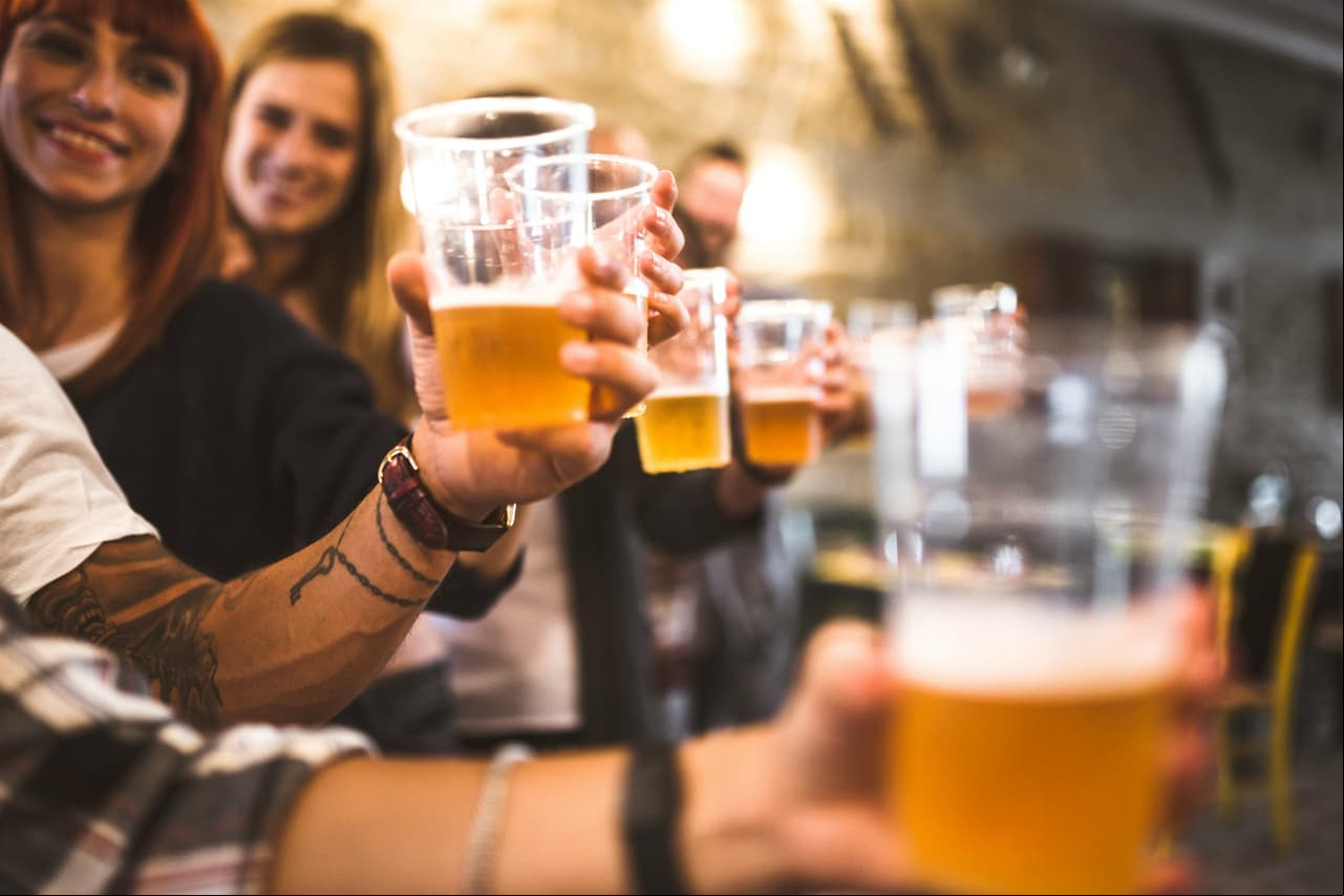 Alcohol. El Institute of Human Nutrition aseguró que las bebidas alcohólicas contribuyen a la acumulación de grasa corporal en las mujeres.