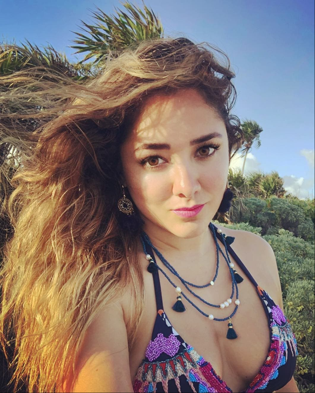 Sherlyn estrena romance ¡Adivina con quién!