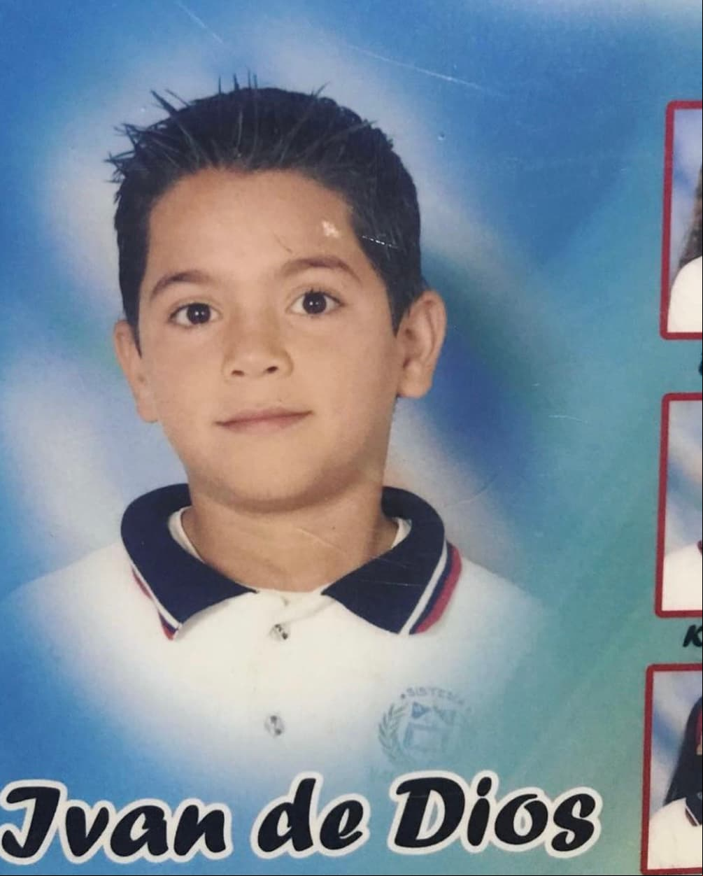 Juan de Dios Pantoja Nuñez nació el 16 de noviembre de 1995 en Mazatlán, Sinaloa.