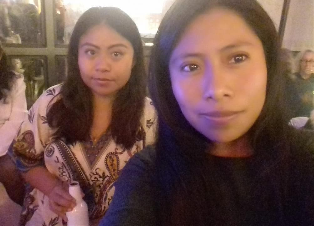 Yalitza Aparicio. Desde que se diera a conocer por su participación en ‘Roma’, la joven oaxaqueña se ha mostrado lo más natural que ha podido ante las cámaras. Sin embargo, recientemente compartió una fotografía en su Instagram en la que luce sin una gota de maquillaje.