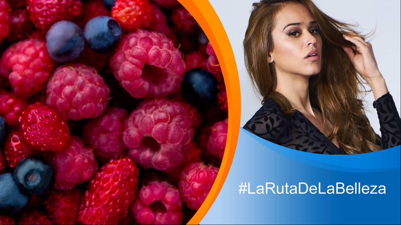 Yanet García prueba la efectividad de la envoltura de frutos rojos