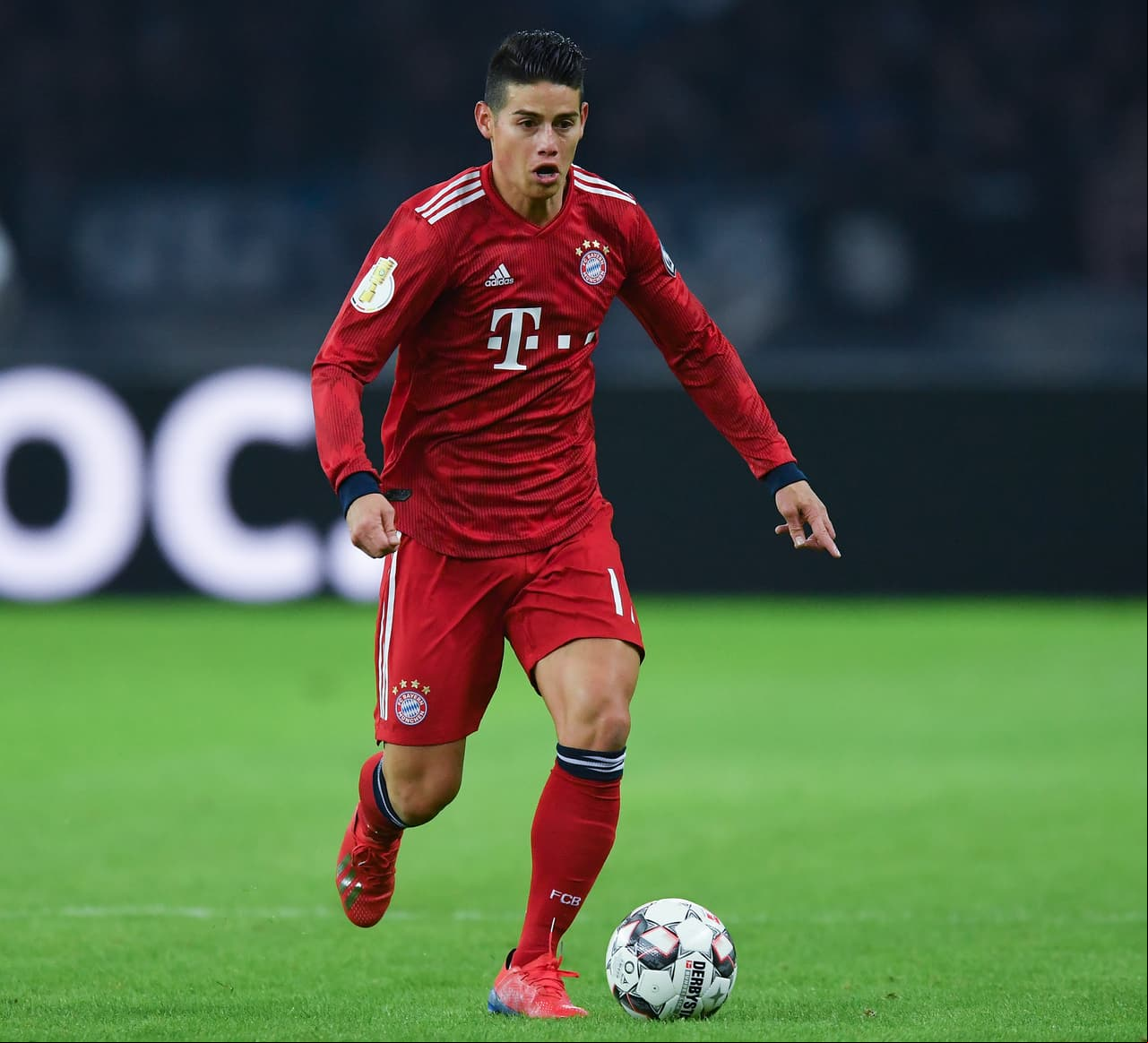 James Rodríguez
<b>| Posición</b>: medio |
<b>Nacionalidad</b>: colombiano |
<b> Equipos en Bundesliga:</b> Bayern Múnich.