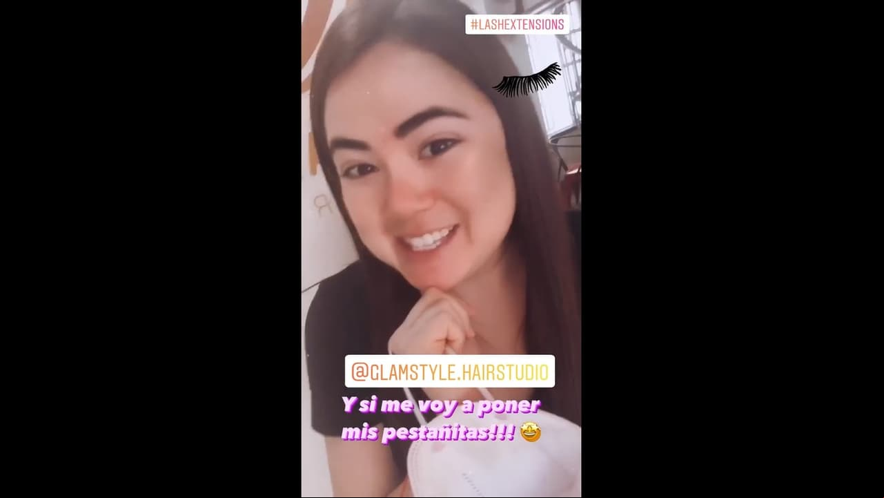 La actriz destacó que además de cambiar su cabello, decidió arriesgarse y ponerse una vez más pestañas postizas, con las cuales afirma cambió por completo su mirada.