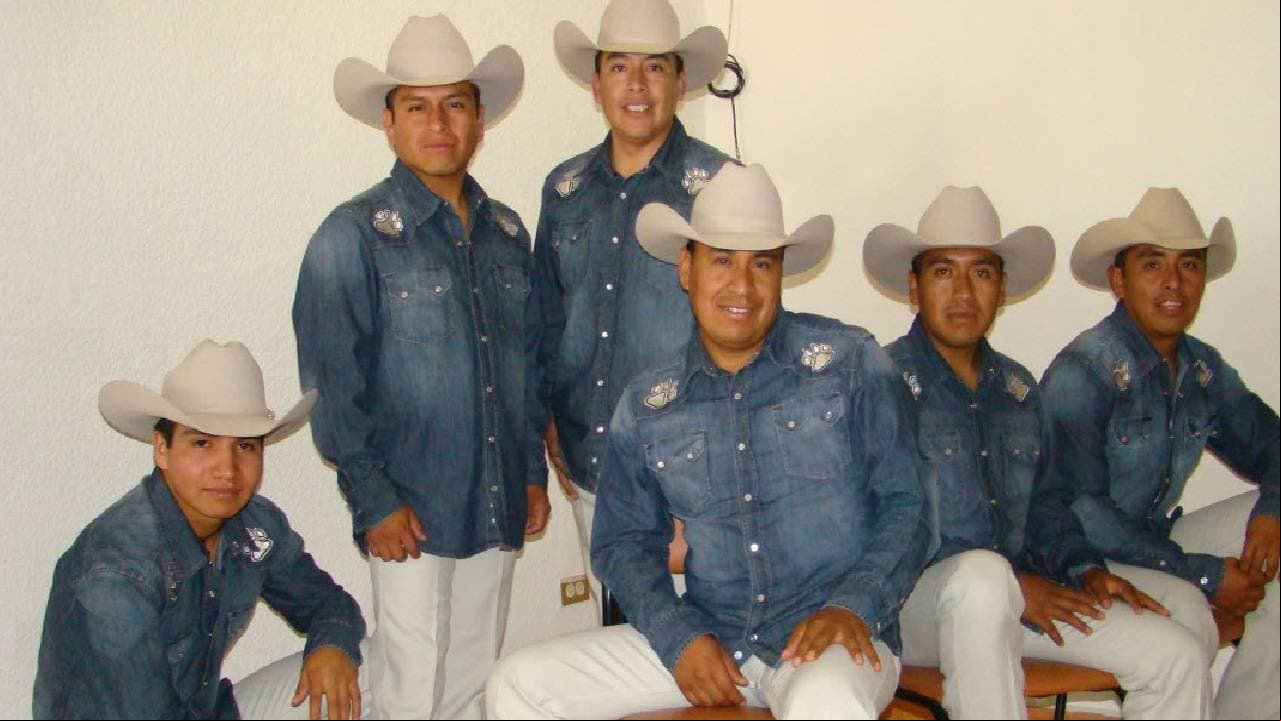 Banda La Garra Norteña cae del cuarto piso; revelan, devastados, las fuertes lesiones que sufren los integrantes 