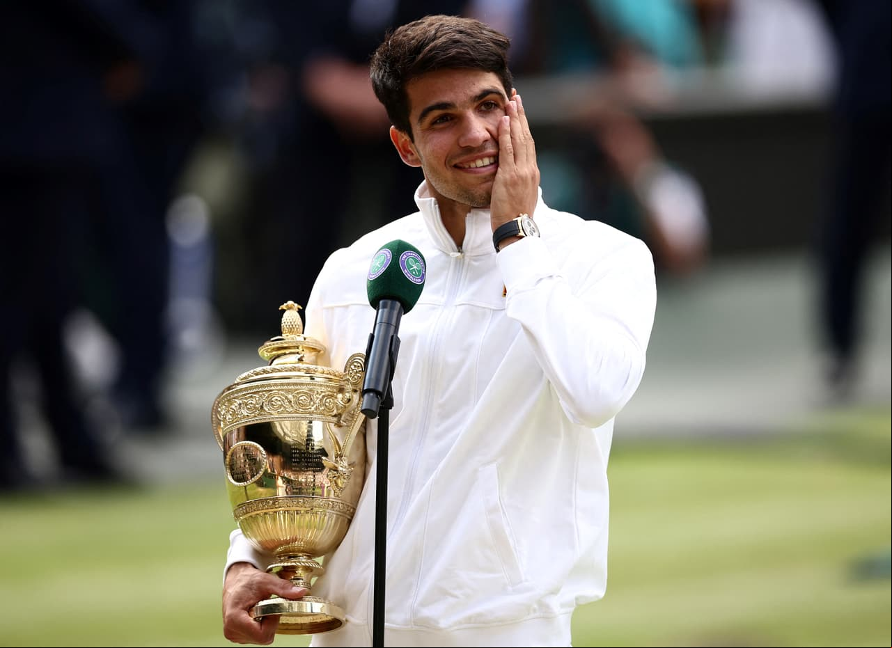 Carlos Alcaraz celebra 'doblete' de España en Wimbledon y la Euro 2024