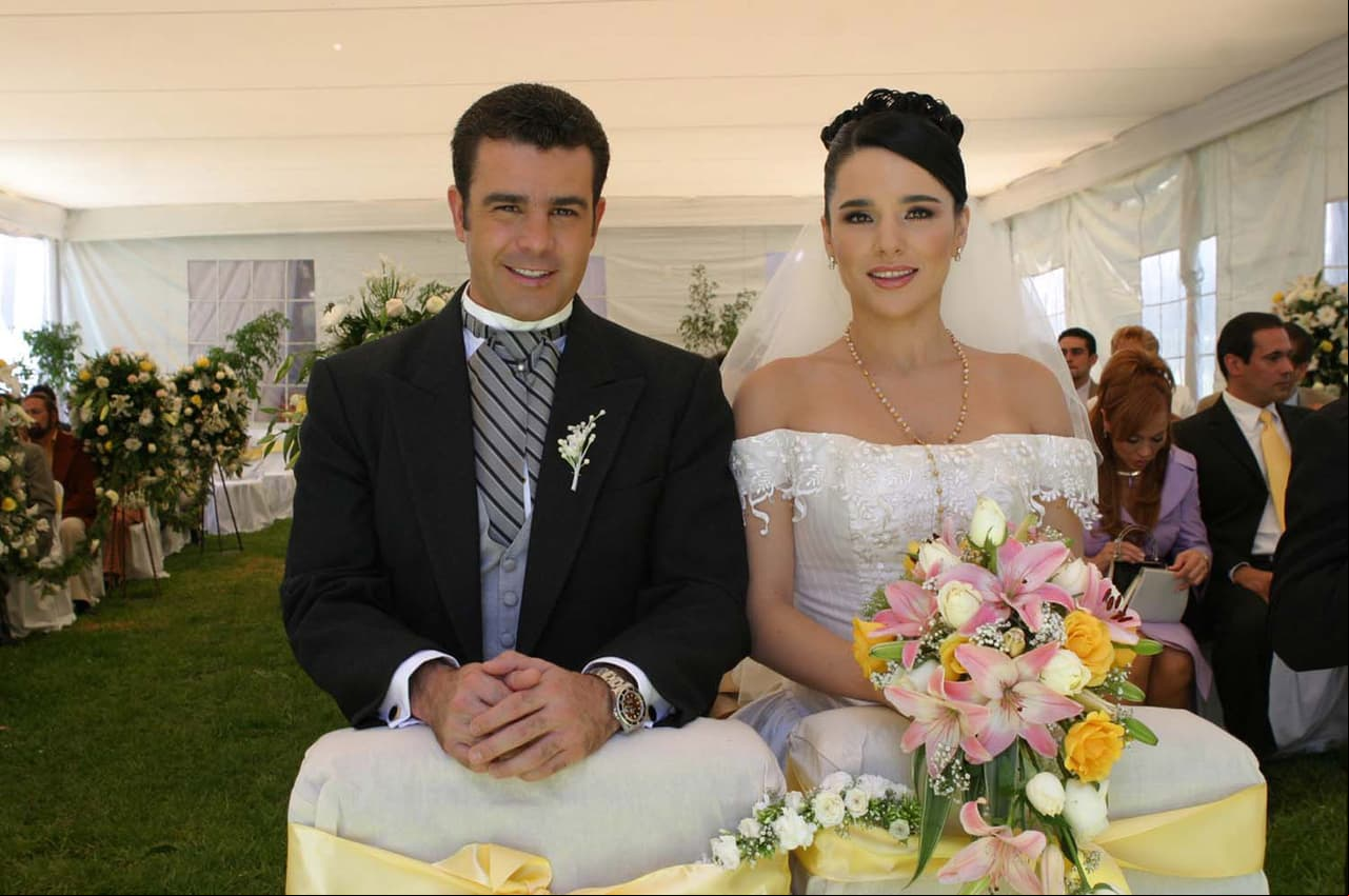 Dicha preparación le daría la oportunidad de participar en algunos programas como 'Mujer casos de la vida real', hasta lograr su gran debut en la telenovela 'La Madrastra', en 2005, con el papel de 'Lupita Montes' y junto a grandes figuras como Eduardo Capetillo, César Évora y Victoria Ruffo.