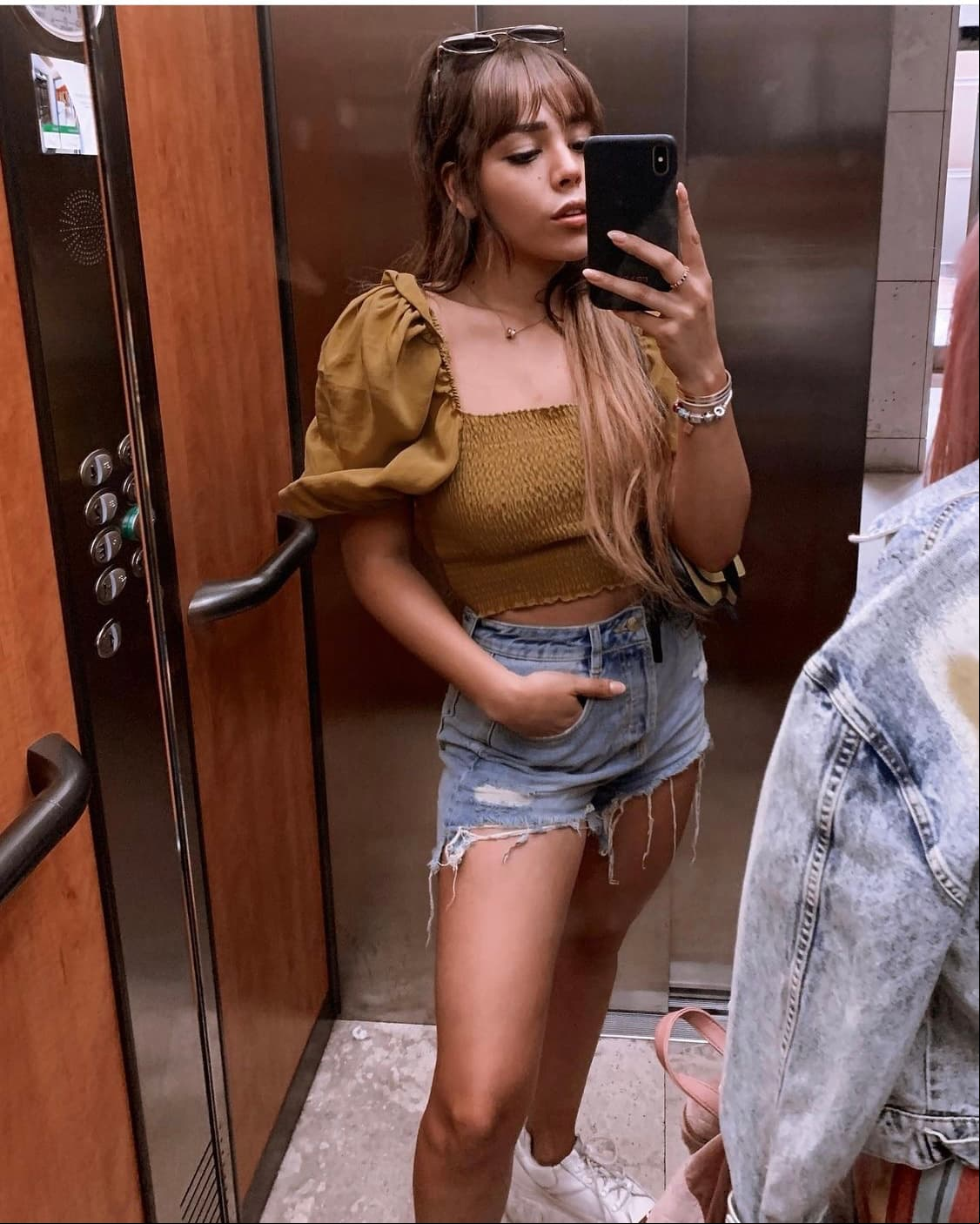 Sin duda, una de ellas es la cantante mexicana Danna Paola, quien este 2021 se ha mostrado cada vez más delgada, luego de conseguir una tonificada figura.
