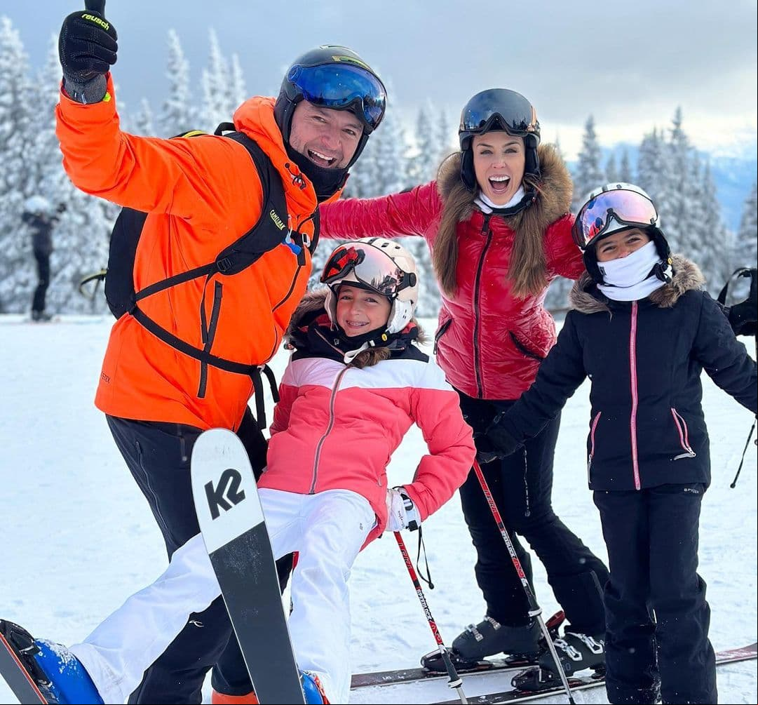 Jacky Bracamontes tiene vacaciones de ensueño con su familia en la nieve