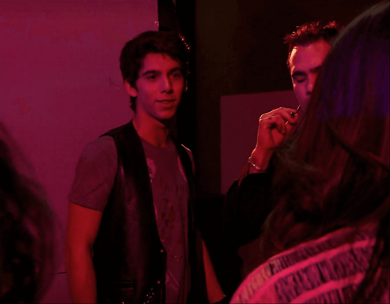 Mauricio Garza, quien interepeta a 'Fran' en '40 y 20', participó en 'Fan', 'Míster narco', 'Un tiro al corazón' y 'El campeón'.