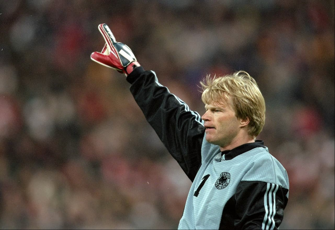 Oliver Kahn, también golero, participó en un Mundial más que ‘La Araña Negra’ y tampoco pudo levantar la copa. El guardameta teutón jugó los Mundiales de 1994, 1998, 2002 (subcampeón) y 2006 (tercer lugar).