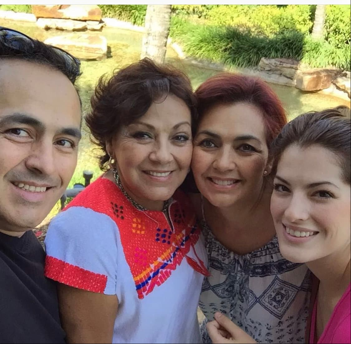 Arcaráz forma parte de una familia de actores, pues su madre es la primera actriz Dacia González, quien ha participado en más de 40 películas y 15 telenovelas, entre las que destacan 'Al diablo con los guapos' en 2007, 'Abismo de pasión' en 2012 y, recientemente, en 'Que te perdone Dios' en 2015.
