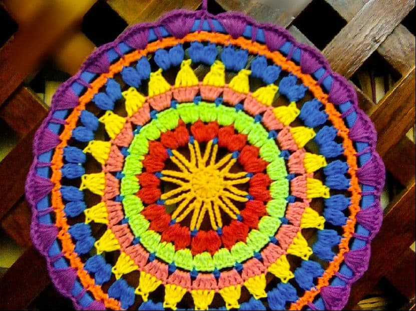 Consigue la paz mientras tejes mandalas a crochet