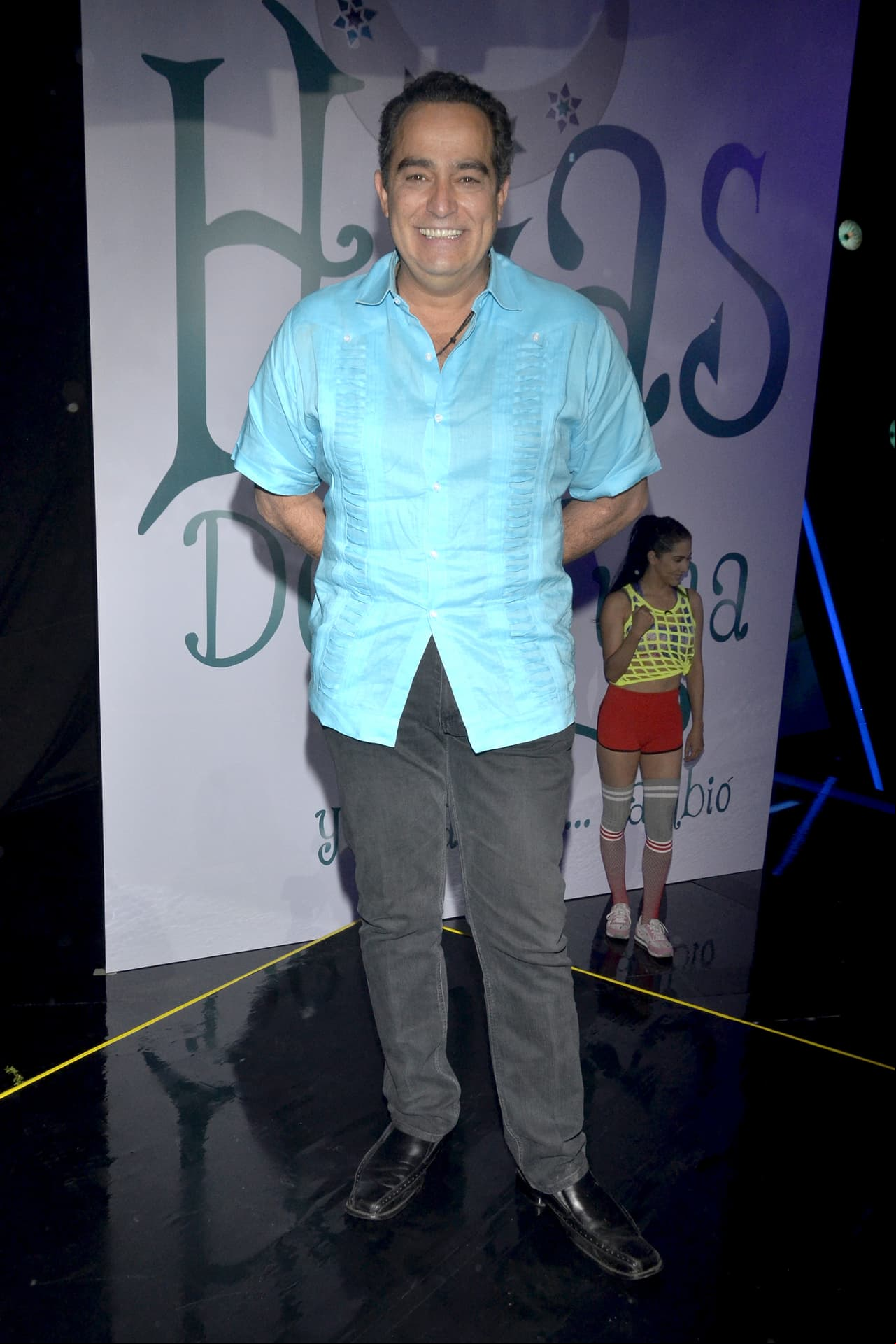 Después de 22 años, Omar Fierro regresa a Televisa para interpretar a un hombre que tiene cuatro hijas de distintas madres, un papel diferente pero que disfruta al máximo acompañado de jóvenes talentos.